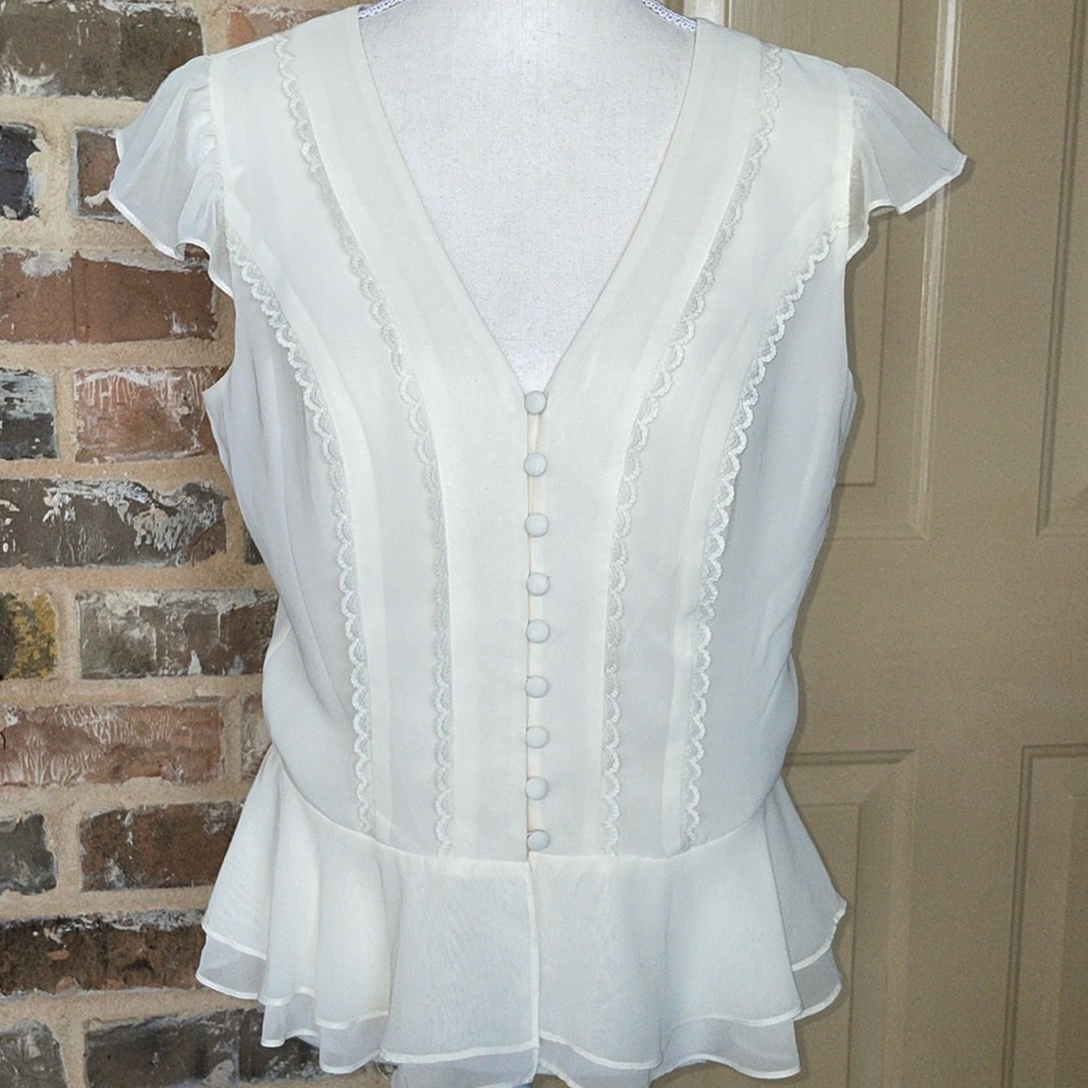 Ann Taylor Loft Ivory Lace Ruffle Detail Sheer Top Cap Sleeve Flouncy Size 6 - Picture 3 of 10